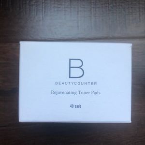 Beautycounter rejuvenating toner pads NEW - 1 of 3